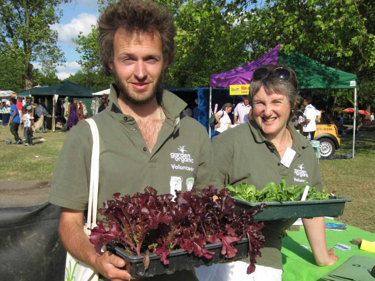 Masters Gardeners with lettuce